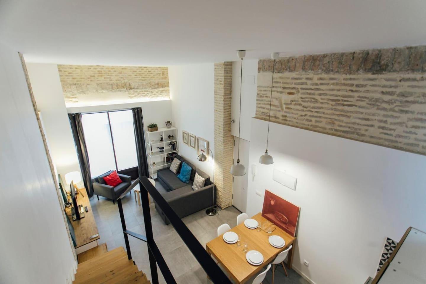 Apartamento Amplio De Diseno Precioso De Estilo Sevillano En Pleno Centro *